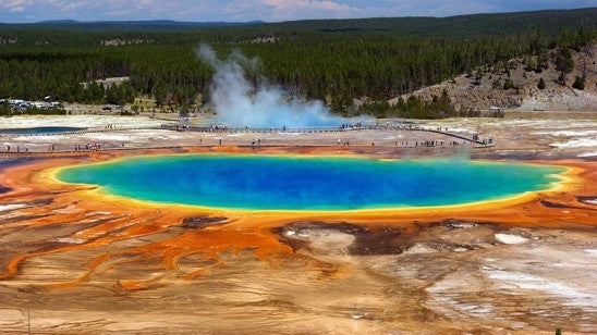 6-Day Luxury Nature Exploration Tour | Round Trip from Las Vegas | Yellowstone Park | Grand Canyon | Antelope Canyon | Bryce Canyon